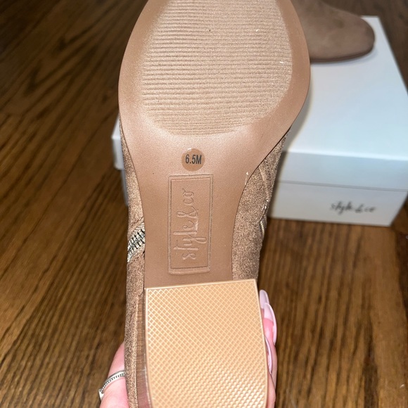 🚨SOLD🚨Style & Co Booties - Picture 2 of 2